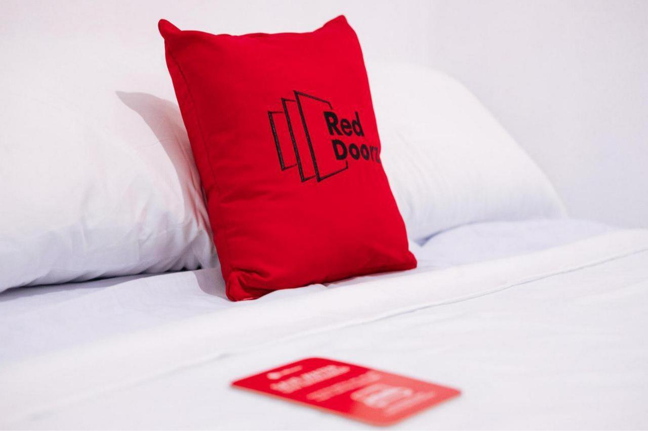 Hotel Reddoorz At Nibung Baru